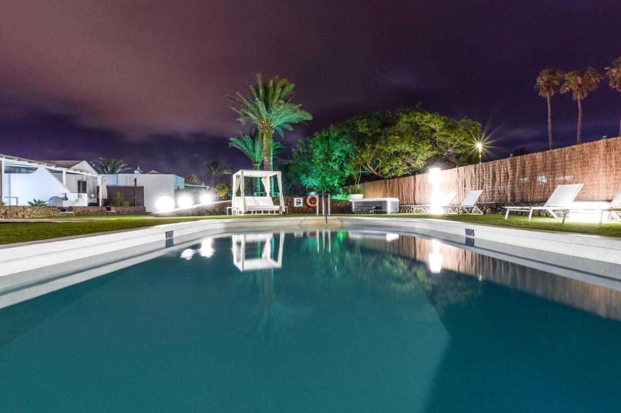 Villas New Lanzasuites Playa Blanca  Exterior photo