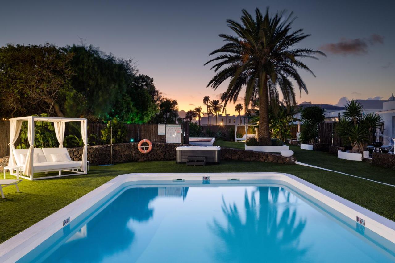 Villas New Lanzasuites Playa Blanca  Exterior photo