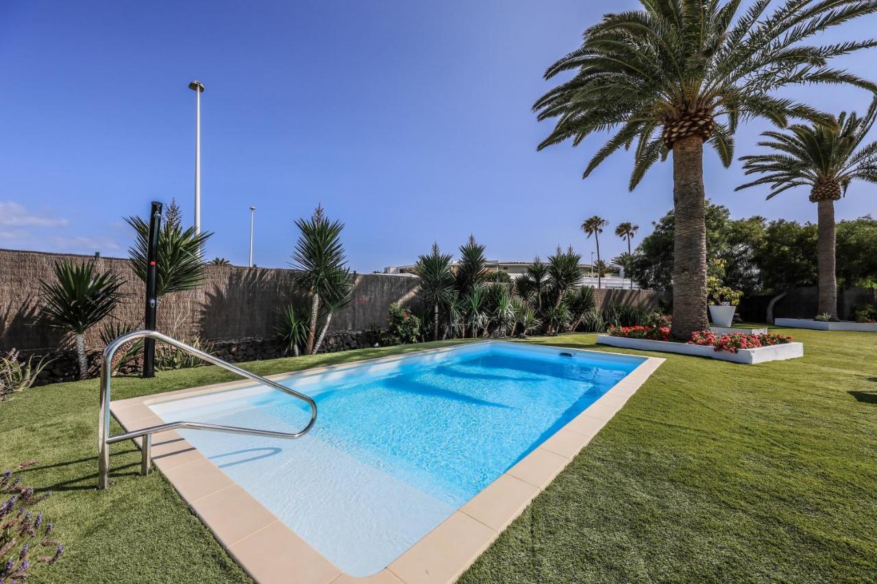 Villas New Lanzasuites Playa Blanca  Exterior photo
